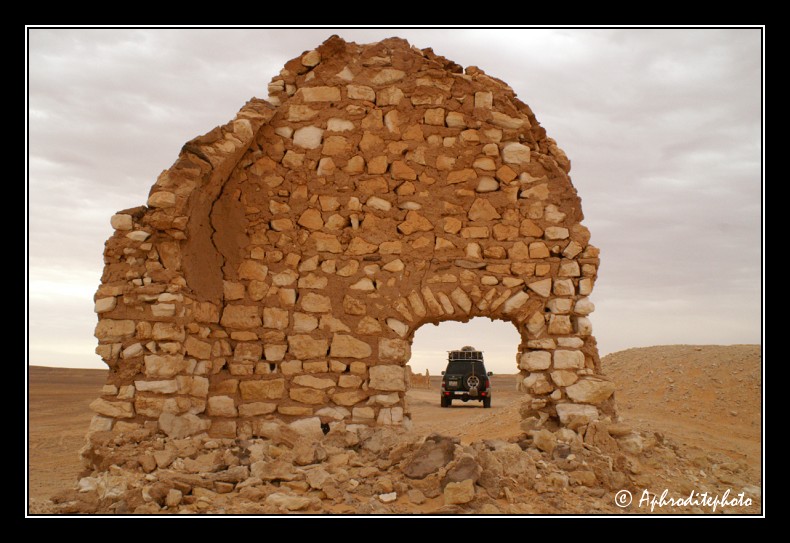 050 A Bir Pistor, au sud du pays dans les ruines de l ancienne garnison